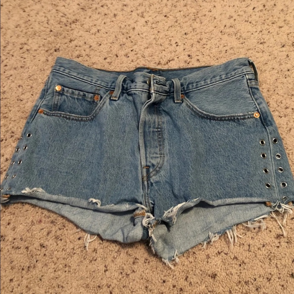 Levi daisy dukes
